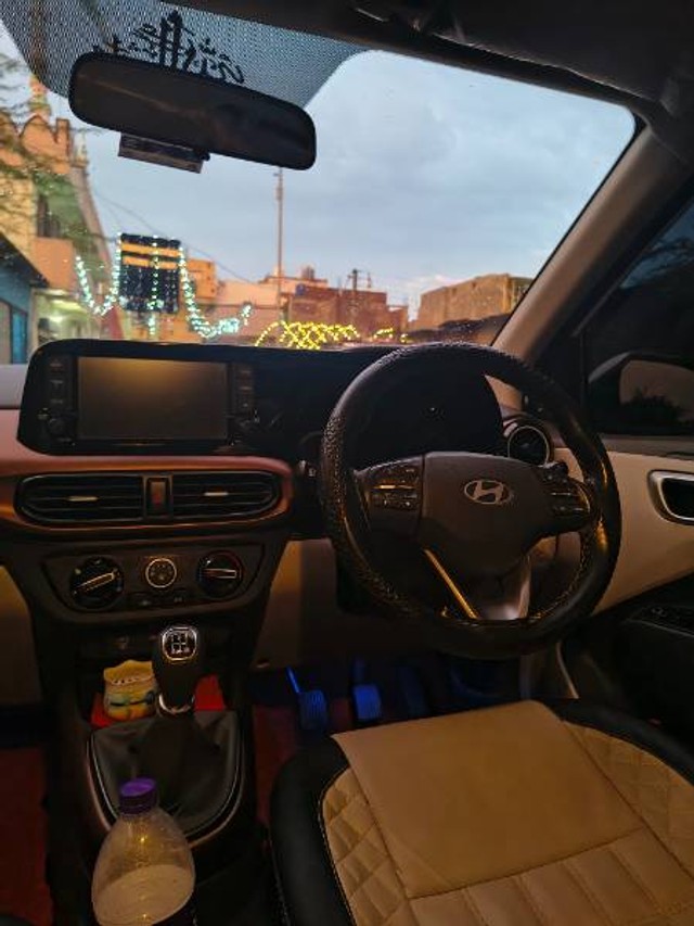 Hyundai Aura SX Second-hand 2024 Hyundai Aura SX for sale in Yavatmal-3