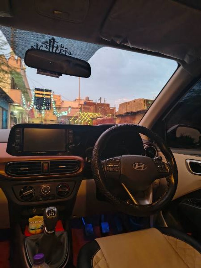 Hyundai Aura SX Second-hand 2024 Hyundai Aura SX for sale in Yavatmal-5