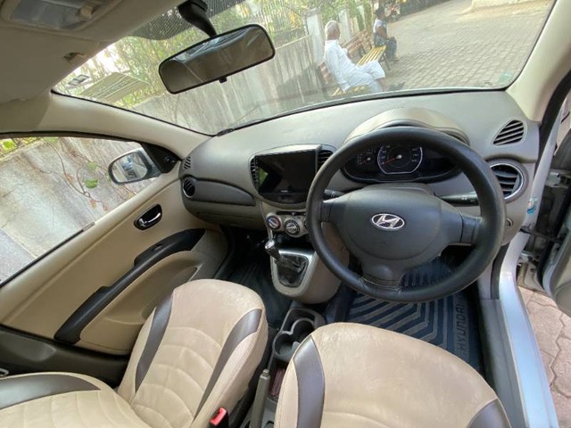 Second-hand 2017 Hyundai i10 Sportz 1.1L for sale in Kalyan-4