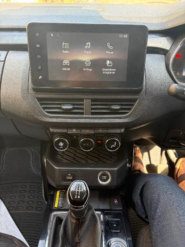 Second-hand 2022 Renault Kiger RXZ for sale in Navi Mumbai-13