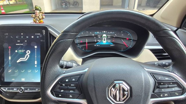 Second-hand 2022 MG Hector Hybrid Sharp MT for sale in Bangalore-8