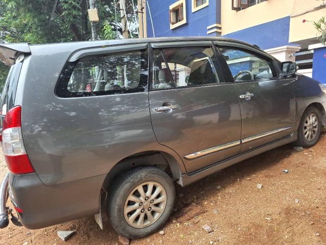 Second-hand 2014 Toyota Innova 2.5 G (Diesel) 7 Seater BS IV for sale in Mahbubnagar-1