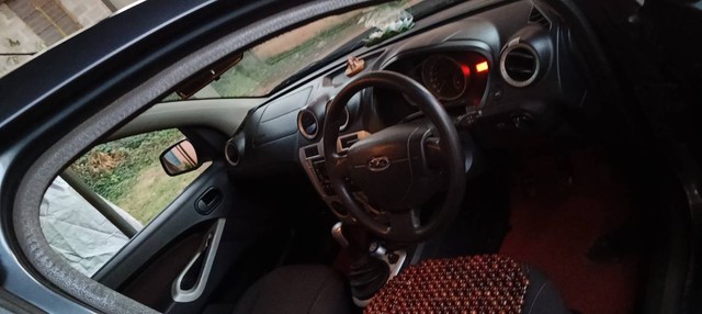 Second-hand 2011 Ford Figo Petrol Titanium for sale in Shimoga-4