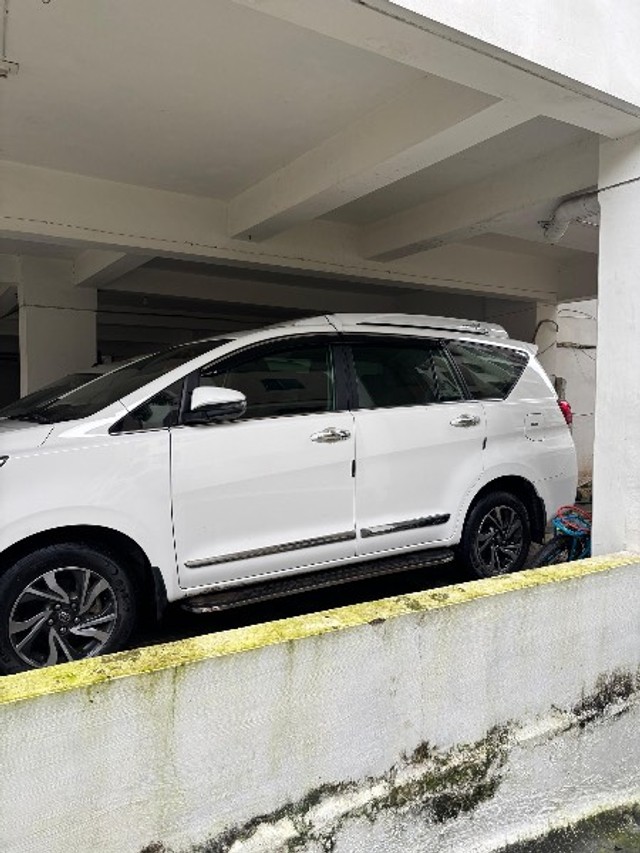 Second-hand 2024 Toyota Innova Crysta 2.4 GX 7Str for sale in Vadodara-1