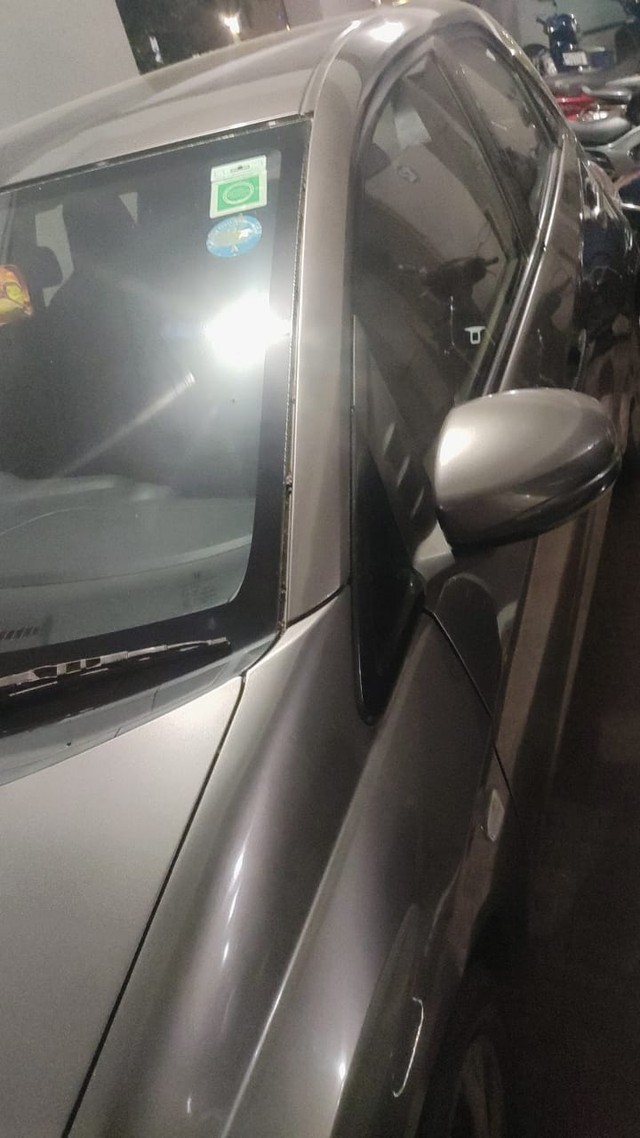 Second-hand 2016 Honda Brio S MT for sale in Surat-3