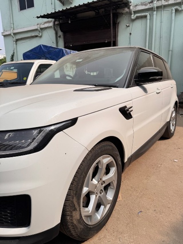 Second-hand 2022 Land Rover Range Rover Sport 3.0 Dynamic SE for sale in Cuttack-3