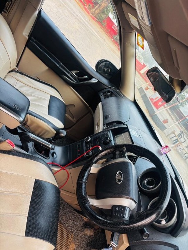 Second-hand 2016 Mahindra XUV500 W6 1.99 mHawk for sale in Gautam Buddha Nagar-1