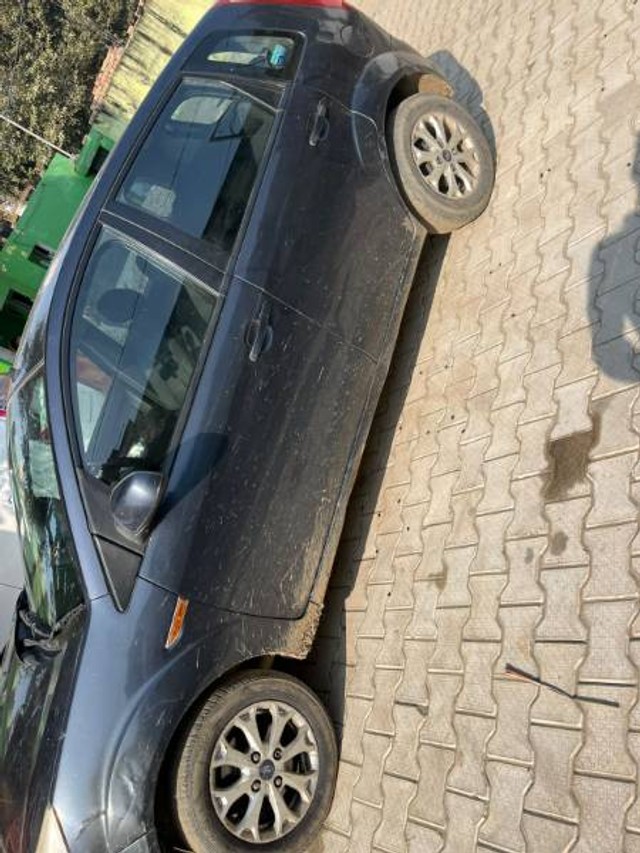 Second-hand 2013 Ford Figo Diesel EXI for sale in Amroha-3