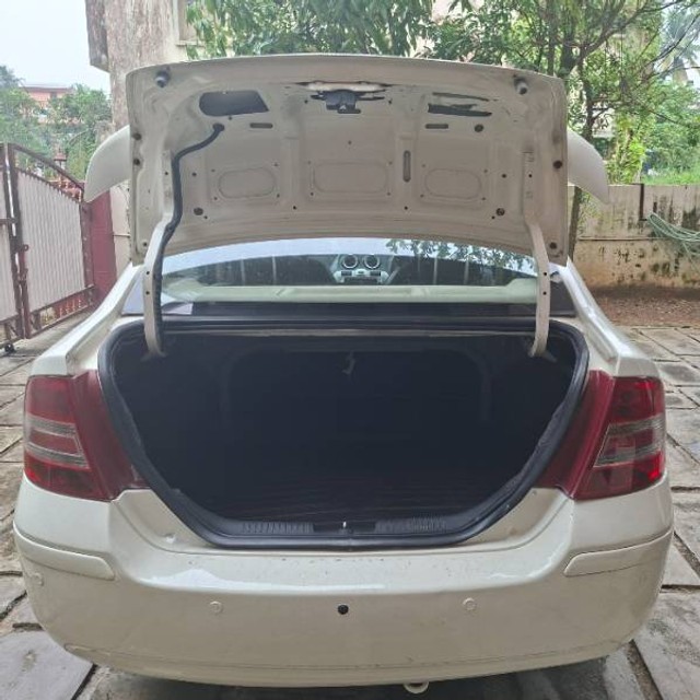 Second-hand 2013 Ford Fiesta Classic 1.6 Duratec Titanium for sale in Thiruvananthapuram-8