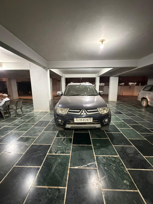 Second-hand 2016 Mitsubishi Pajero Sport 4X2 AT for sale in Morbi-1