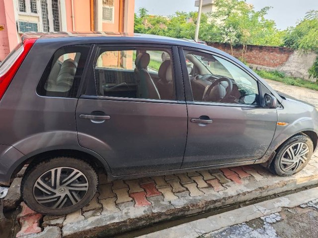 Second-hand 2011 Ford Figo Diesel ZXI for sale in Greater Noida-2