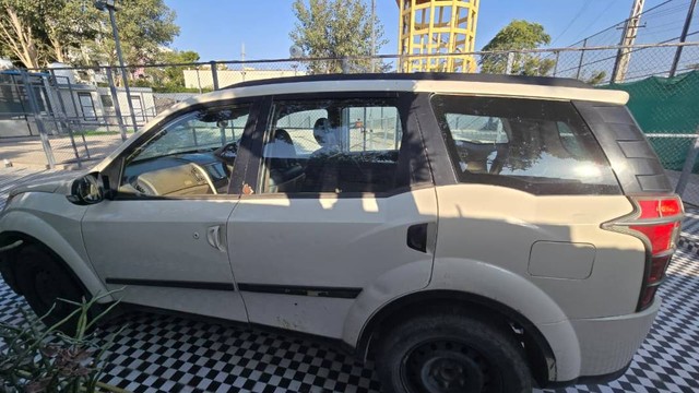 Second-hand 2015 Mahindra XUV500 W6 2WD for sale in Udaipur-7