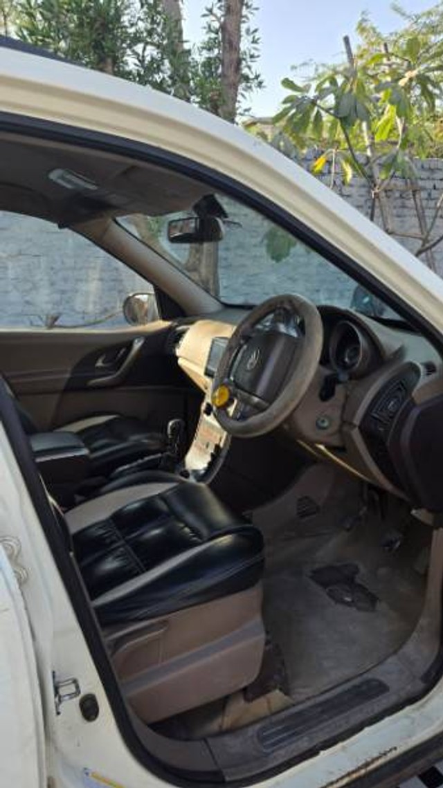 Second-hand 2015 Mahindra XUV500 W6 2WD for sale in Udaipur-4