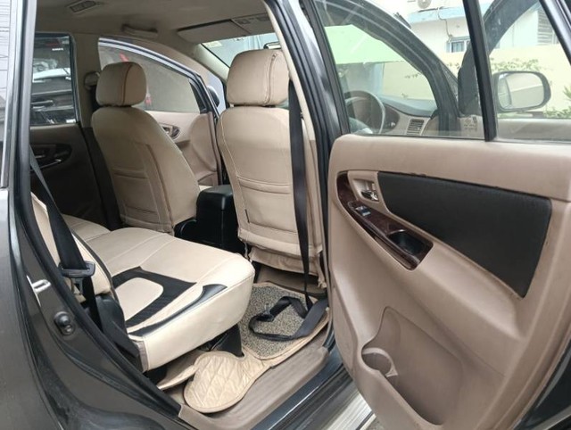 Second-hand 2015 Toyota Innova 2.5 G (Diesel) 7 Seater BS IV for sale in Guwahati-6