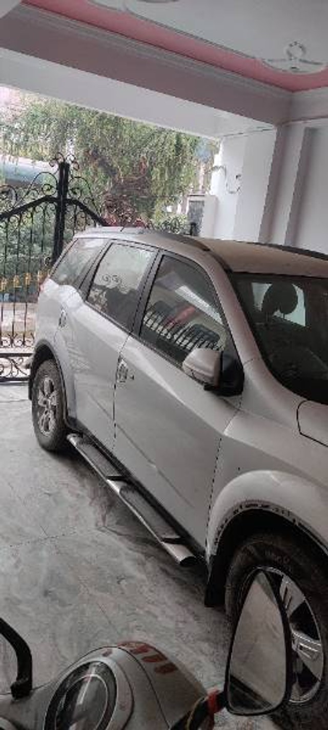 Second-hand 2015 Mahindra XUV500 1.99 FWD W8 for sale in Kanpur-3