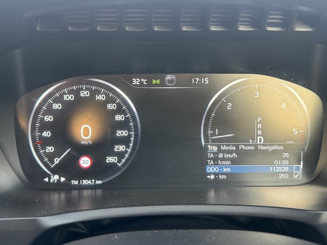 Second-hand 2019 Volvo XC90 D5 Inscription BSIV for sale in Silvassa-3