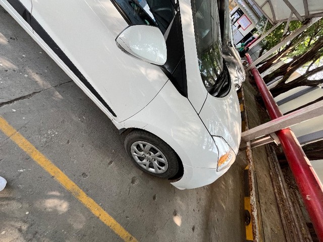 Second-hand 2017 Hyundai Grand i10 Sportz for sale in Valsad-5