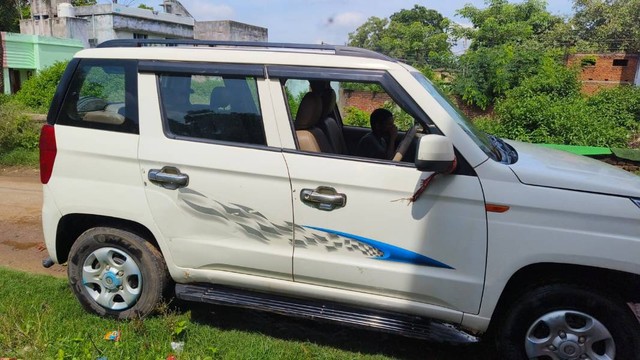 Second-hand 2016 Mahindra TUV 300 P4 for sale in Giridih-1
