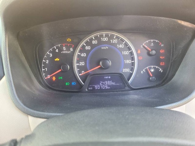 Second-hand 2017 Hyundai Grand i10 1.2 CRDi Sportz Option for sale in Vadodara-3