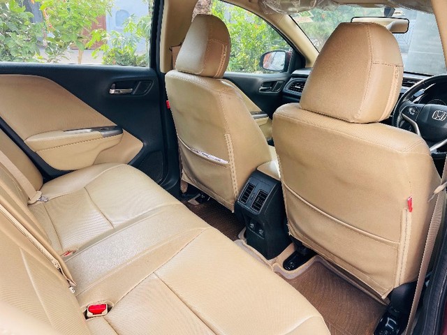 Second-hand 2017 Honda City i VTEC V for sale in Meerut-8