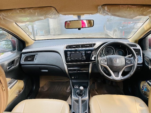Second-hand 2017 Honda City i VTEC V for sale in Meerut-10