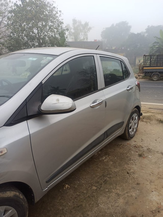 Second-hand 2014 Hyundai i10 Era for sale in Gorakhpur-2